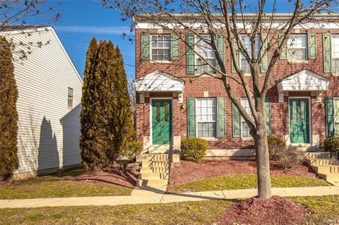 335 Heritage Commons Cir, O'fallon, MO 63368 photo 1