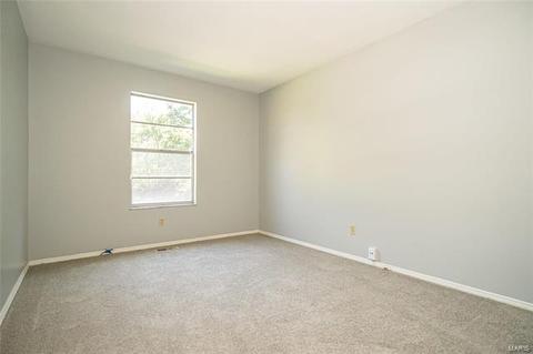 556 Hickory View Ln, Ballwin, MO 63011 photo 21