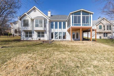 307 Marsten Ct, Ballwin, MO 63021 photo 4