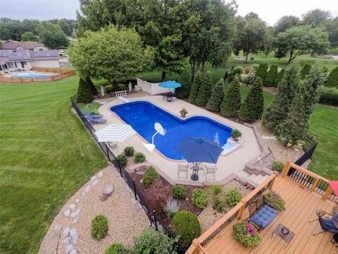 135 Double Eagle Dr, Saint Charles, MO 63303 photo 2
