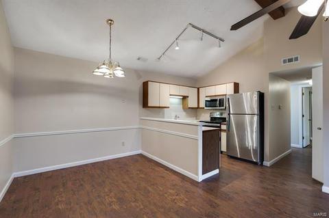 1311 Prospect Village Ln #E, Ballwin, MO 63021 photo 8