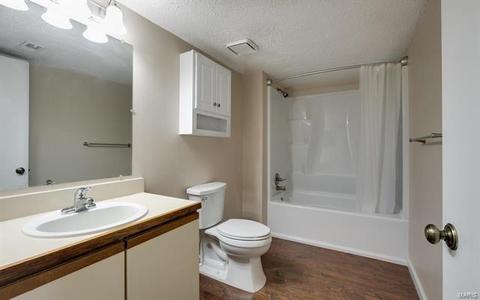 1311 Prospect Village Ln #E, Ballwin, MO 63021 photo 14