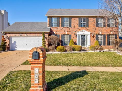 379 Arbor Gln, Ballwin, MO 63021 photo 2