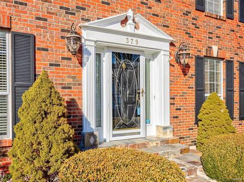 379 Arbor Gln, Ballwin, MO 63021 photo 8