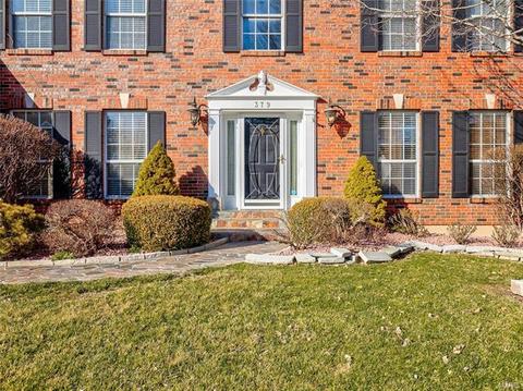 379 Arbor Gln, Ballwin, MO 63021 photo 4