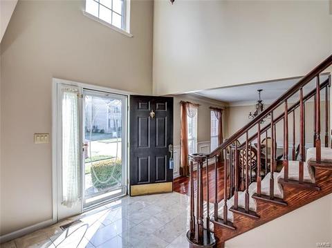 379 Arbor Gln, Ballwin, MO 63021 photo 9