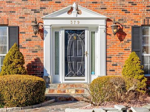 379 Arbor Gln, Ballwin, MO 63021 photo 5