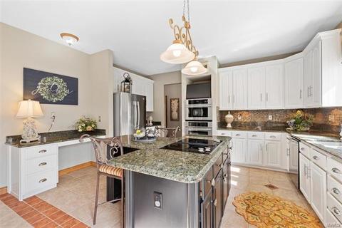 5587 Hennsley Cir, Weldon Spring, MO 63304 photo 11