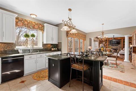 5587 Hennsley Cir, Weldon Spring, MO 63304 photo 13