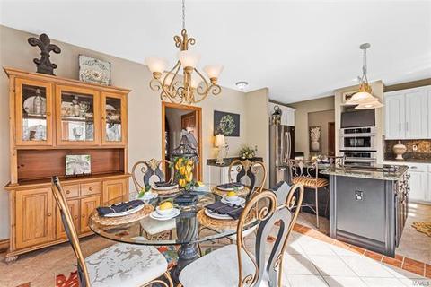 5587 Hennsley Cir, Weldon Spring, MO 63304 photo 10