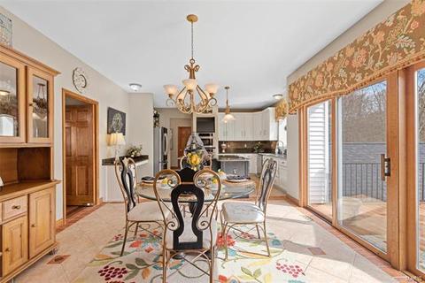 5587 Hennsley Cir, Weldon Spring, MO 63304 photo 9