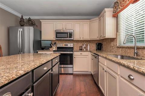 418 Leicester Square Dr, Ballwin, MO 63021 photo 14