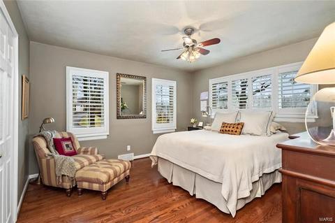 4 Middlesex Dr, Saint Louis, MO 63144 photo 9