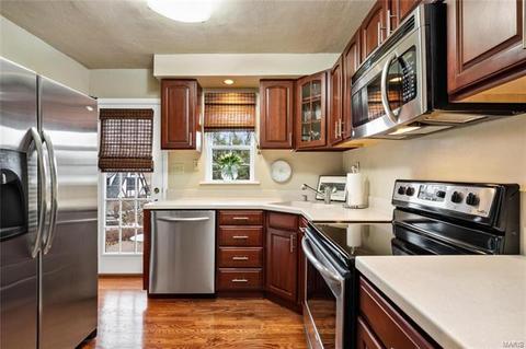 4 Middlesex Dr, Saint Louis, MO 63144 photo 7