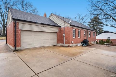 4 Middlesex Dr, Saint Louis, MO 63144 photo 18