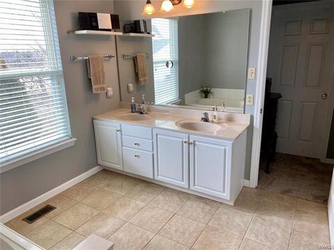 1204 Red Orchard Ct, O'fallon, MO 63368 photo 12