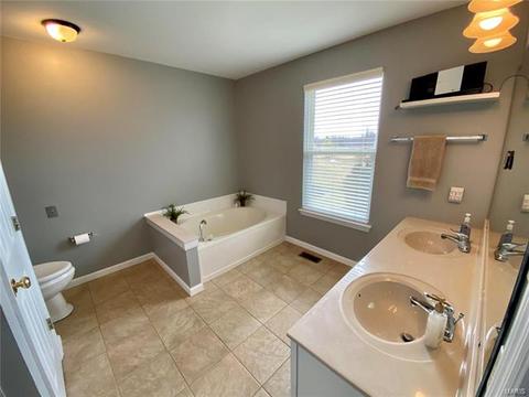 1204 Red Orchard Ct, O'fallon, MO 63368 photo 11