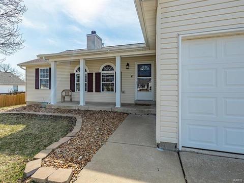 4 Tomahawk Ct, O'fallon, MO 63366 photo 3