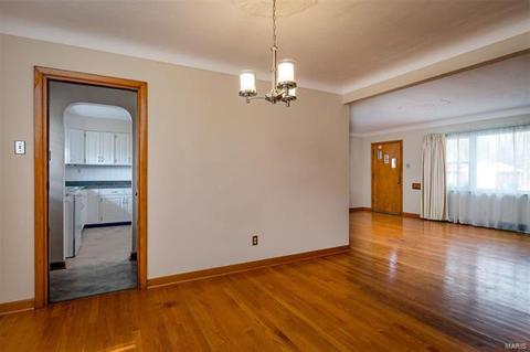 218 Wooster Dr, Saint Louis, MO 63135 photo 7