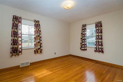 218 Wooster Dr, Saint Louis, MO 63135 photo 15