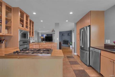 12 Springlake, Ballwin, MO 63011 photo 8