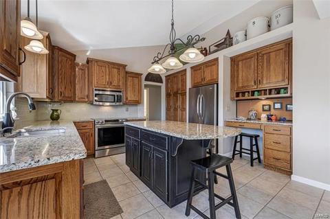 437 Alverston Ct, Ballwin, MO 63021 photo 6