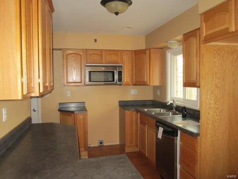 134 Romine Cir, Ballwin, MO 63011 photo 5