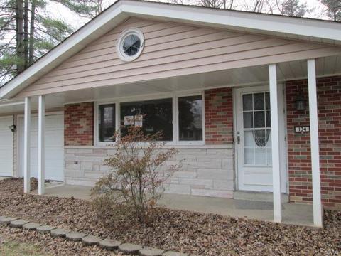 134 Romine Cir, Ballwin, MO 63011 photo 2