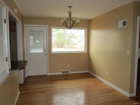 134 Romine Cir, Ballwin, MO 63011 photo 4