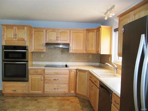 457 Hill Trl, Ballwin, MO 63011 photo 12