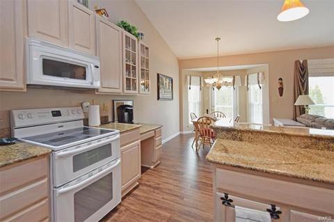 353 Brookhaven Dr, O'fallon, MO 63368 photo 21