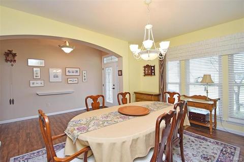 353 Brookhaven Dr, O'fallon, MO 63368 photo 8