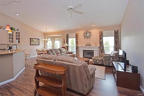 353 Brookhaven Dr, O'fallon, MO 63368 photo 3