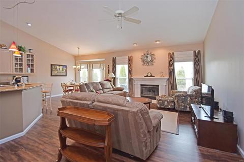 353 Brookhaven Dr, O'fallon, MO 63368 photo 2