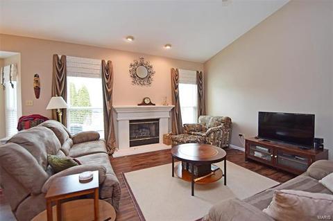 353 Brookhaven Dr, O'fallon, MO 63368 photo 10