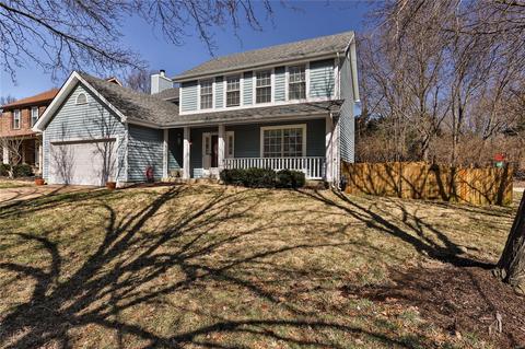 1041 Columbard Dr, Ballwin, MO 63021 photo 2