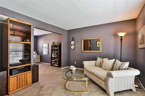 1041 Columbard Dr, Ballwin, MO 63021 photo 7