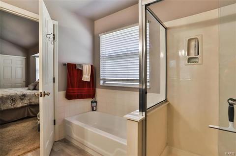 1041 Columbard Dr, Ballwin, MO 63021 photo 28