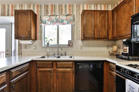 1041 Columbard Dr, Ballwin, MO 63021 photo 17