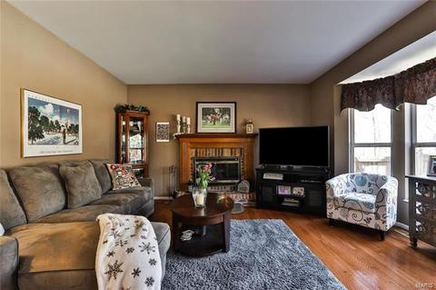1041 Columbard Dr, Ballwin, MO 63021 photo 21