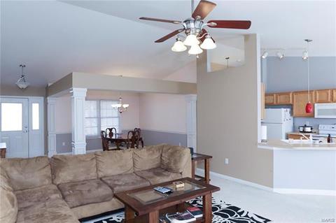 104 Rightfield Dr, O'fallon, MO 63366 photo 3