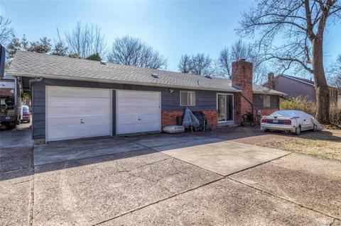 425 Glenmeadow Dr, Ballwin, MO 63011 photo 29