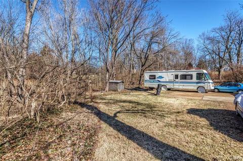 425 Glenmeadow Dr, Ballwin, MO 63011 photo 31