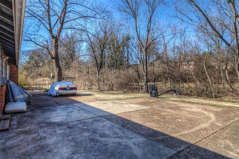 425 Glenmeadow Dr, Ballwin, MO 63011 photo 28