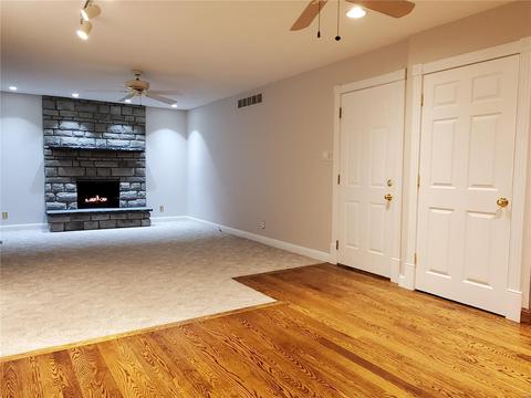 207 Hollytree Ct, Ballwin, MO 63021 photo 13