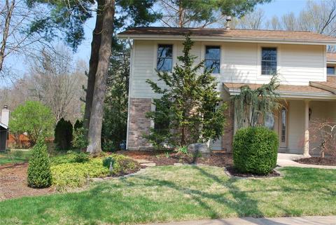 207 Hollytree Ct, Ballwin, MO 63021 photo 2