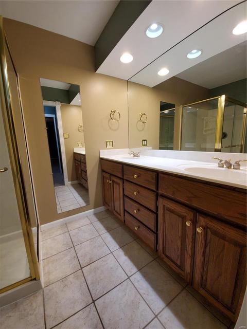 207 Hollytree Ct, Ballwin, MO 63021 photo 16