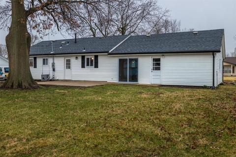 501 Saint John Dr, O'fallon, MO 63366 photo 2