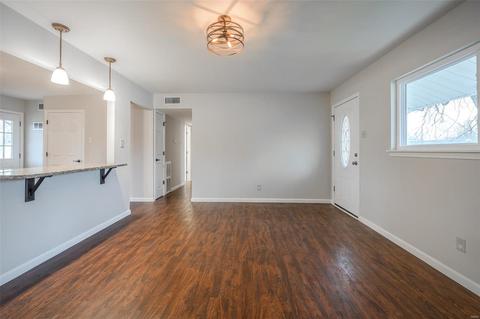 501 Saint John Dr, O'fallon, MO 63366 photo 4