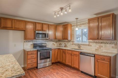 501 Saint John Dr, O'fallon, MO 63366 photo 8